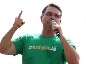 images-30-300x225 Carreata reúne apoiadores de Flávio Bolsonaro pelas ruas de Sorriso