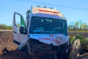 primeira-pagina-2026-09-03T180501.291-1-300x200 Grávida entra em trabalho de parto após acidente com ambulância em Chapada dos Guimarães