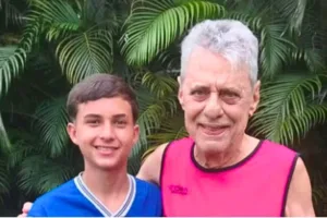 17914618936ac78a0542d3e_1791461893_3x2_lg-300x200 Mulher descobre que 'Seu Chico', do futebol do filho, era Chico Buarque: 'Não acreditei'