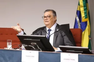 1_55544293123-70dc6a5178-k-67761297-300x200 Flávio Dino denuncia ameaças de morte e diz que não mudará atuação no STF