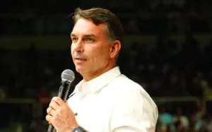 55582902121_664201cd5c_k-860x535-1-300x187 TSE aponta falha técnica após propaganda de Flávio Bolsonaro ir ao ar sem som