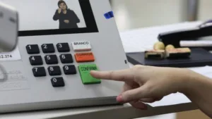6dfd08_cong_materia_manual_systemuploadsnewse95da369579eeabcea7700x460xfit647bd-300x169 Eleitores não podem ser presos a partir desta terça; entenda exceções