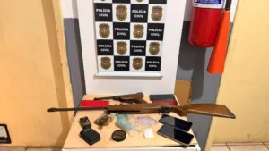IMG-20261009-WA0015-300x169 Polícia Civil prende suspeito por tráfico de drogas e apreende armas em Canarana
