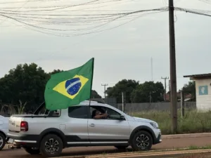 IMG_1903-300x225 Passeata reúne apoiadores de Flávio Bolsonaro em Boa Esperança do Norte