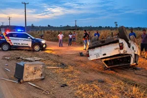 b533859c3159baf1ec666f8db36a2f14-powermix-com-br-1-300x200 Capotamento de S10 deixa adolescente de 17 anos morto e três feridos em rodovia de MT