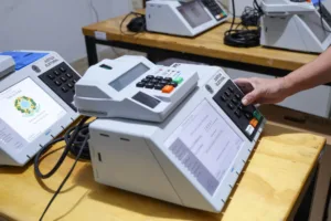 colinha-eleitoral-ordem-de-votacao-eleicoes-2026-300x200 Não conseguiu votar? Saiba o que fazer para justificar a ausência
