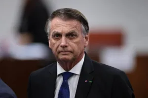 images-1-1-300x200 Moraes autoriza Flávio Bolsonaro a retomar visitas ao pai e mantém veto a declarações políticas